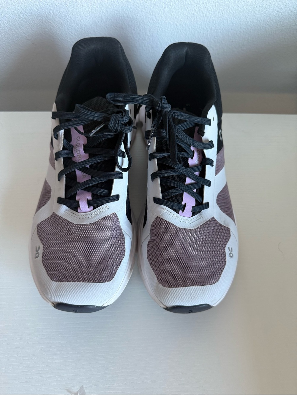 Women’s Athletic Running Sneakers in Mauve, White & Black